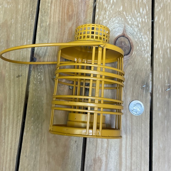 Yellow Tea light Latern - Picture 3 of 3